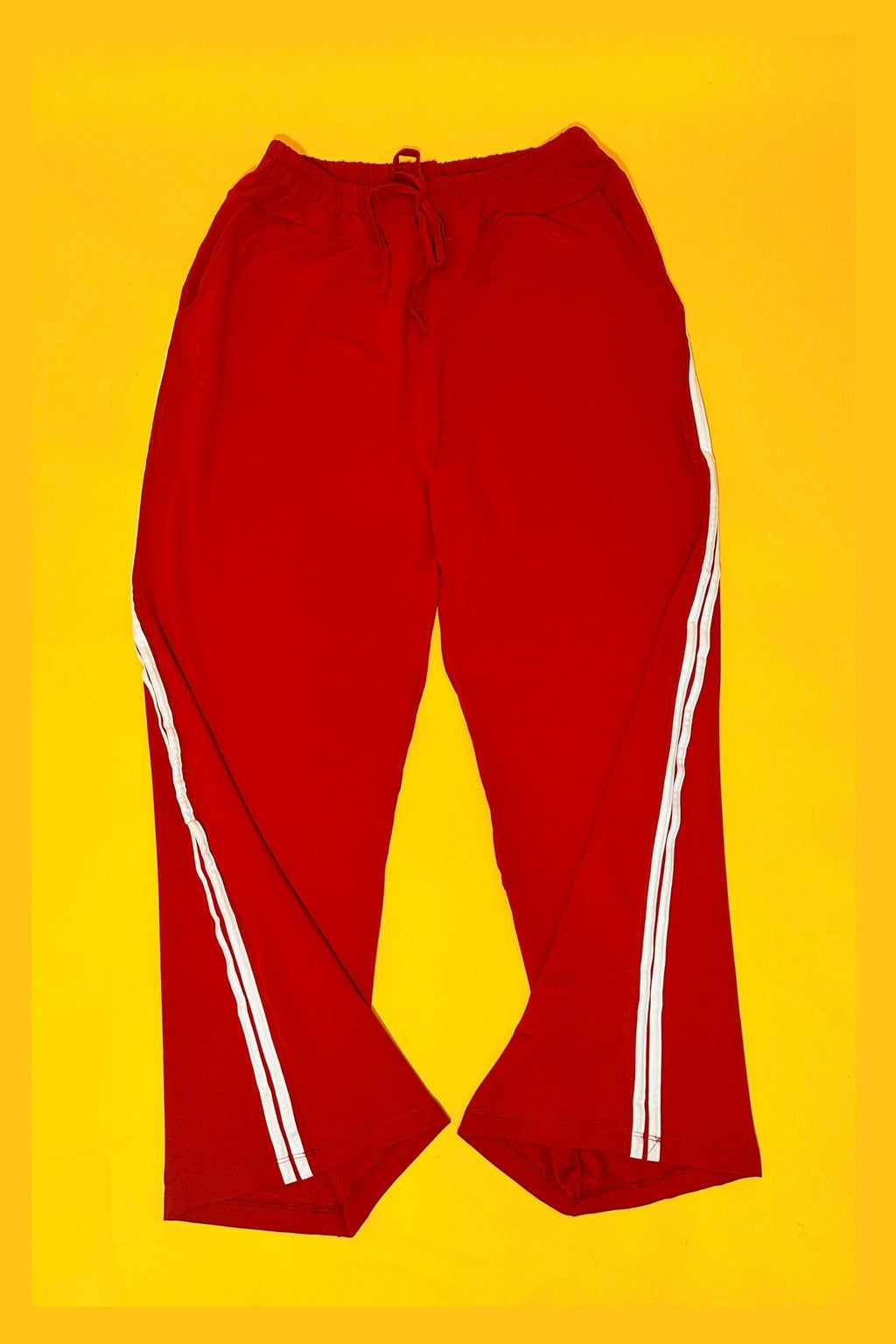 Calça Vermelha moletinho com listras laterias